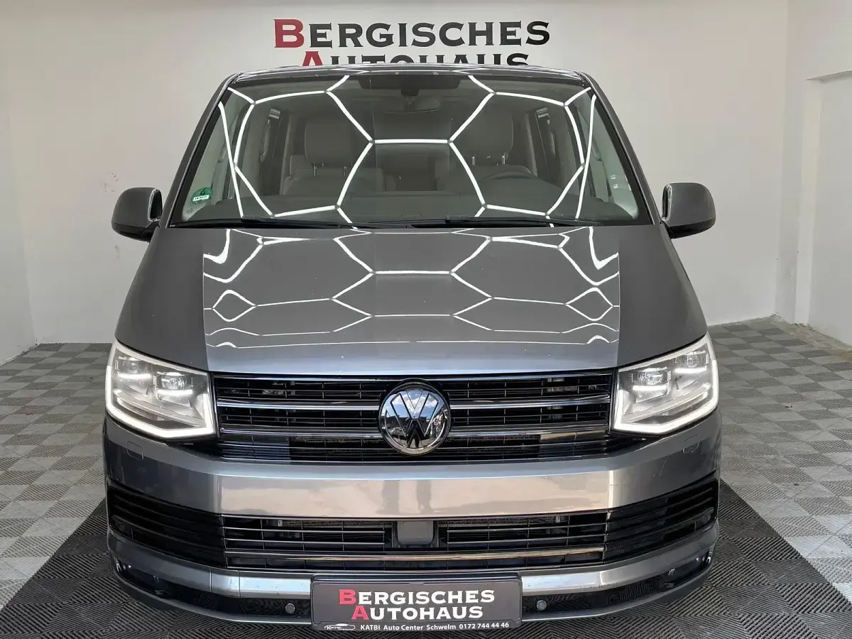 Gebraucht VW Multivan Highline 204 PS (150 kW) 2015 Grau Van / Kleinbus