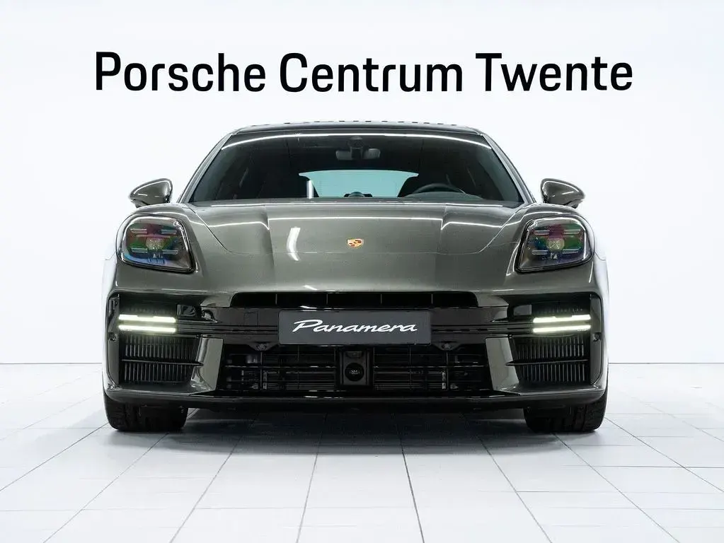 Neu Porsche Panamera 4 470 PS (345 kW) 2026 Grün Kleinwagen