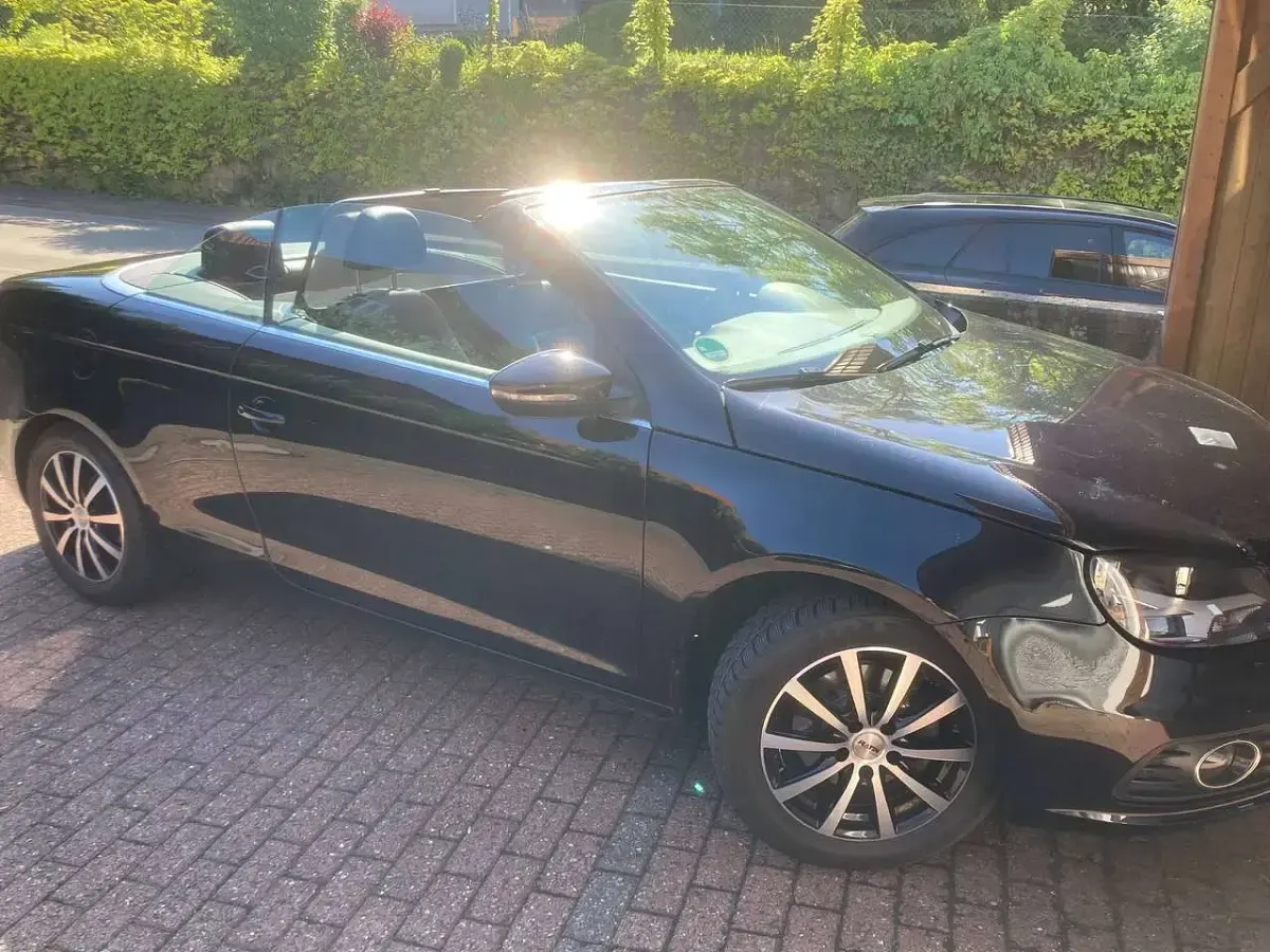 Gebraucht VW Eos 122 PS (89 kW) 2011 Schwarz Cabrio