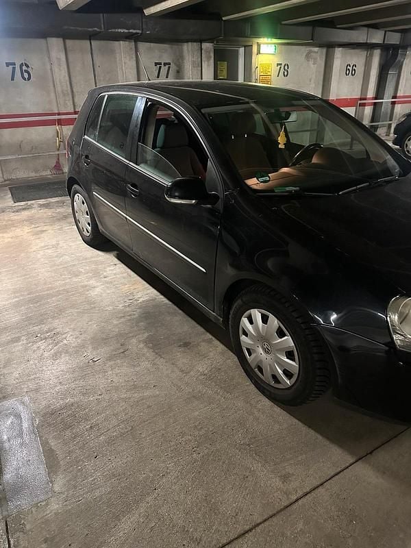 Second-hand VW Golf IV 105 CP (77 kW) 2006 Negru Hatchback