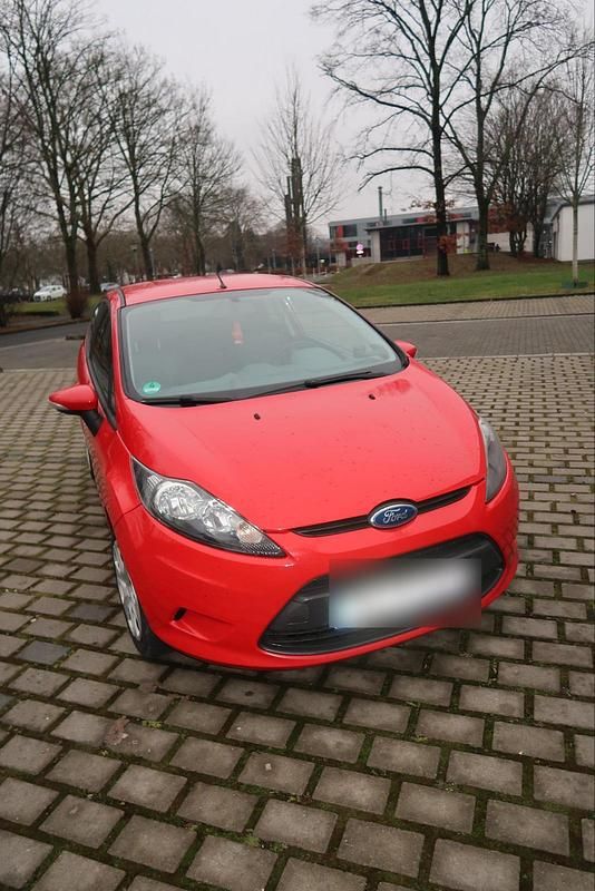 Gebraucht Ford Fiesta 60 PS (44 kW) 2009 Rot Kleinwagen