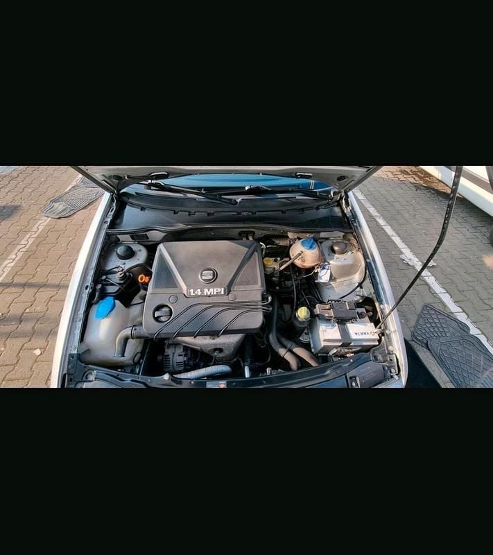 Silber Gebraucht 2001 Seat Ibiza Kleinwagen | 550 € (Guter Preis) - Bild 1/4