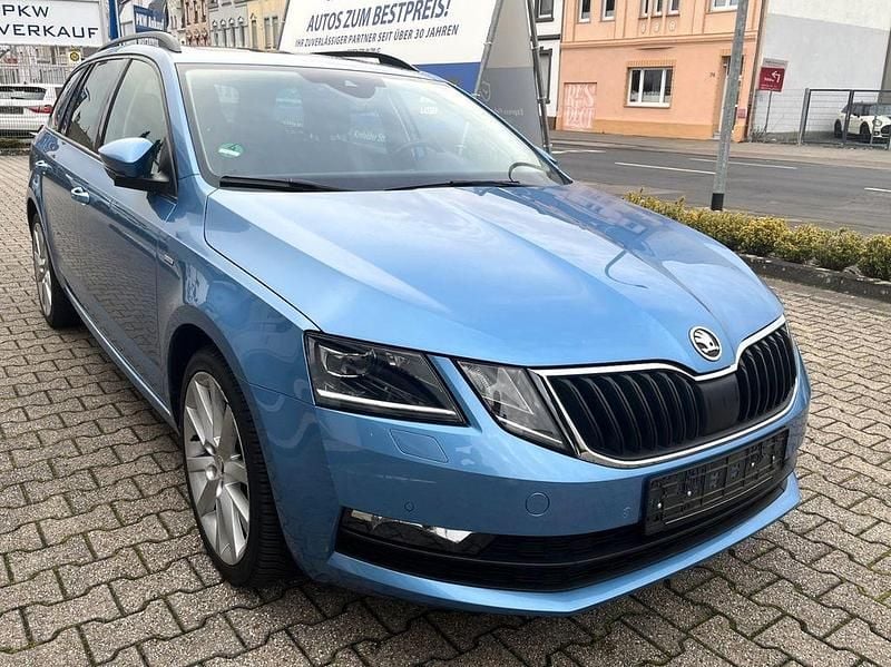 Blau Gebraucht 2018 Skoda Octavia Clever Kombi | 13.980 € (Superpreis) - Bild 1/4