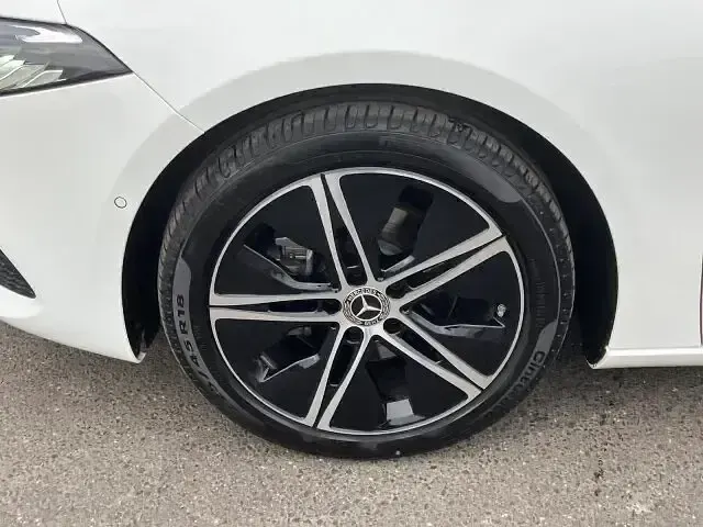 Używany Mercedes A180 Advanced Plus 116 KM (85 kW) 2024 Biały Sedan/Limuzyna