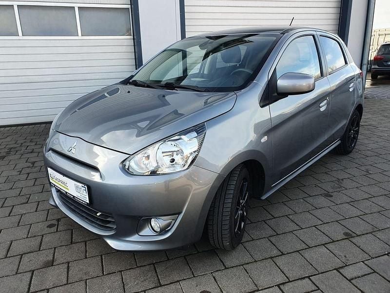 Grau Gebraucht 2015 Mitsubishi Space Star Limousine | 6.600 € (Fairer Preis) - Bild 1/4