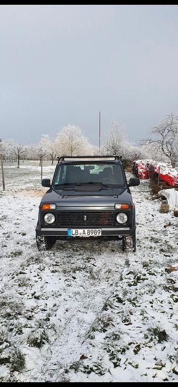 Second-hand Lada niva 83 CP (61 kW) 2020 Gri SUV