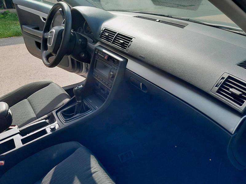 Silber Gebraucht 2007 Audi A4 Kombi | 2.200 € (Guter Preis) - Bild 1/4