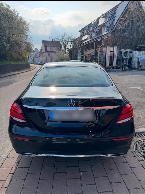 Gebraucht Mercedes E300 245 PS (180 kW) 2019 Schwarz Limousine