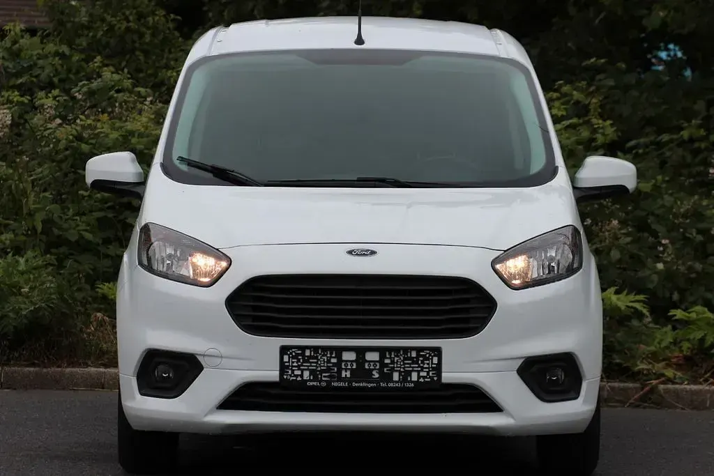 Gebraucht Ford Transit Trend 101 PS (74 kW) 2023 Weiß Van / Kleinbus