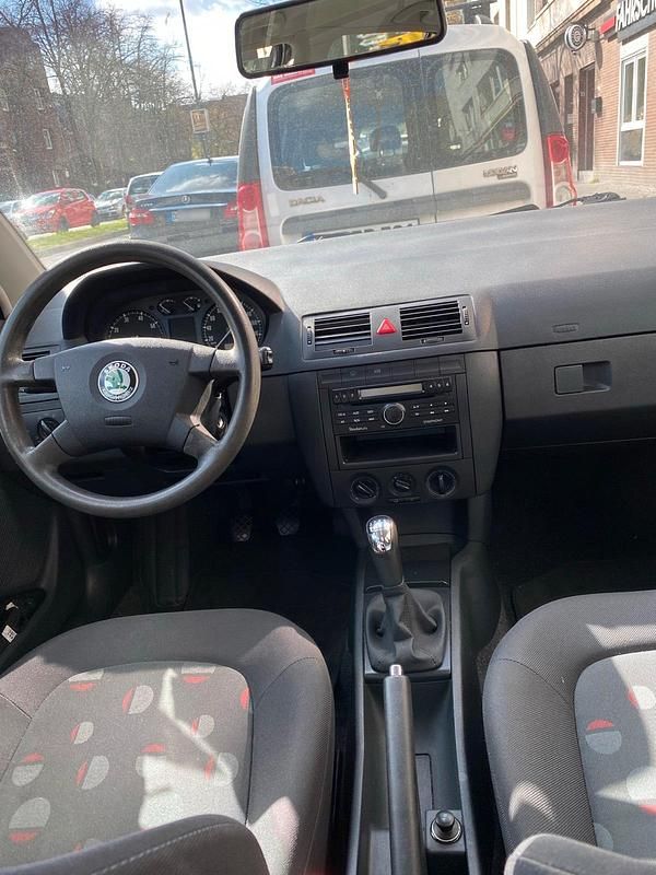 Gebraucht Skoda Fabia 75 PS (55 kW) 2005 Silber Limousine