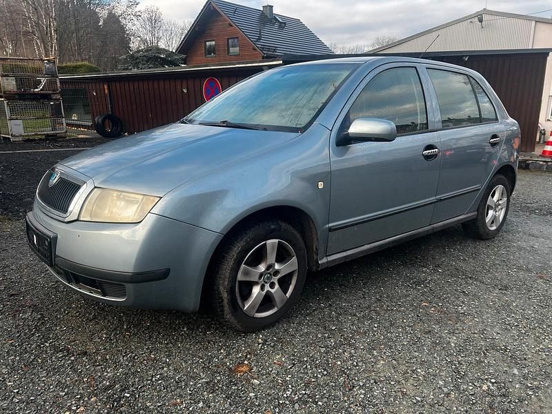 Blau Gebraucht 2003 Skoda Fabia Limousine | 1.500 € (Fairer Preis) - Bild 1/4