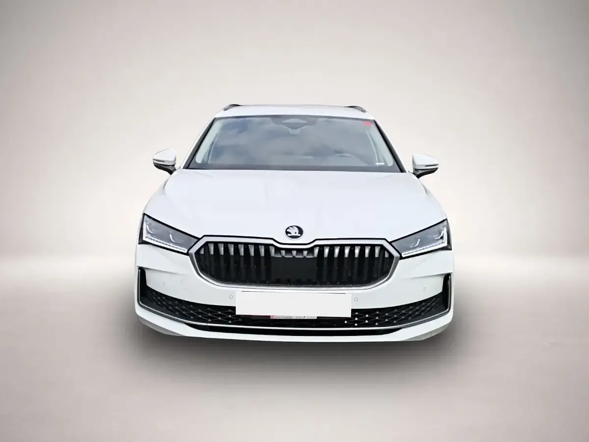 Gebraucht Skoda Superb Selection 150 PS (110 kW) 2025 Weiß Kombi