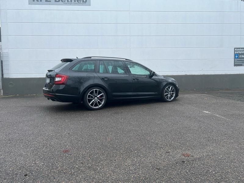 Gebraucht Skoda Octavia vRS 184 PS (135 kW) 2018 Schwarz Kombi