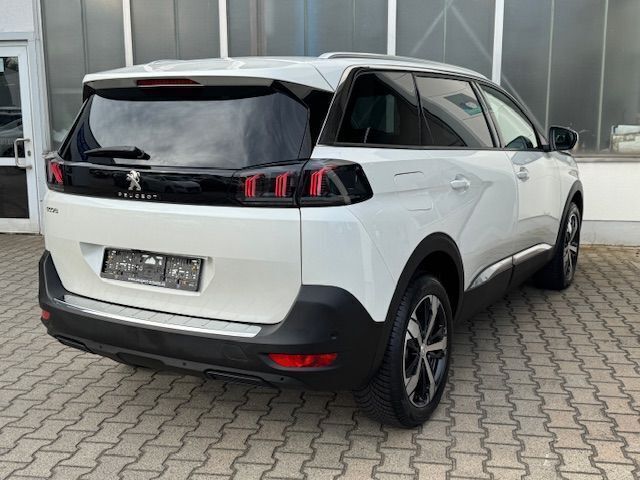Gebraucht Peugeot 5008 Allure 131 PS (96 kW) 2021 Perlmutt weiß Van / Kleinbus