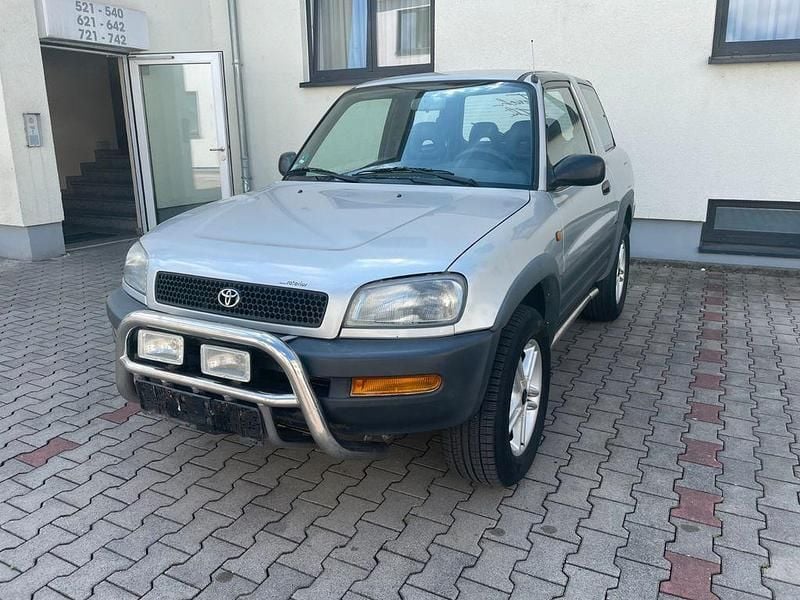 Silber Gebraucht 1997 Toyota RAV4 SUV | 3.499 € (Fairer Preis) - Bild 1/4