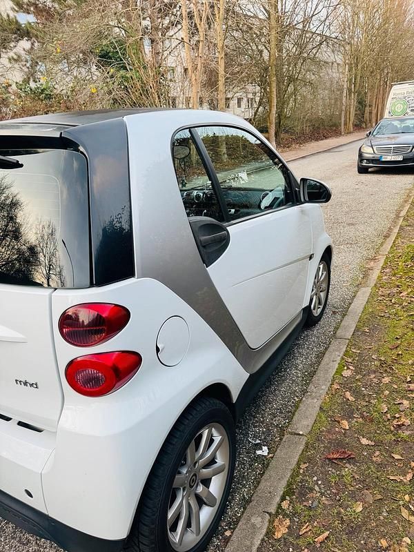 Gebraucht Smart ForTwo Coupé Passion 71 PS (52 kW) 2012 Weiß Coupé