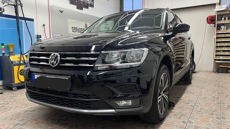Gebraucht VW Tiguan Allspace IQ Drive 150 PS (110 kW) 2020 Schwarz SUV