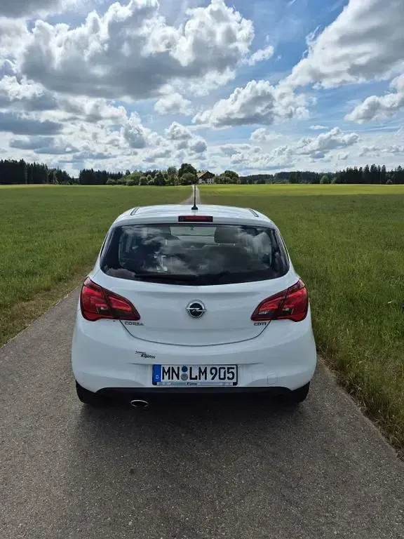 Gebraucht Opel Corsa Selection 95 PS (69 kW) 2017 Weiß Kleinwagen