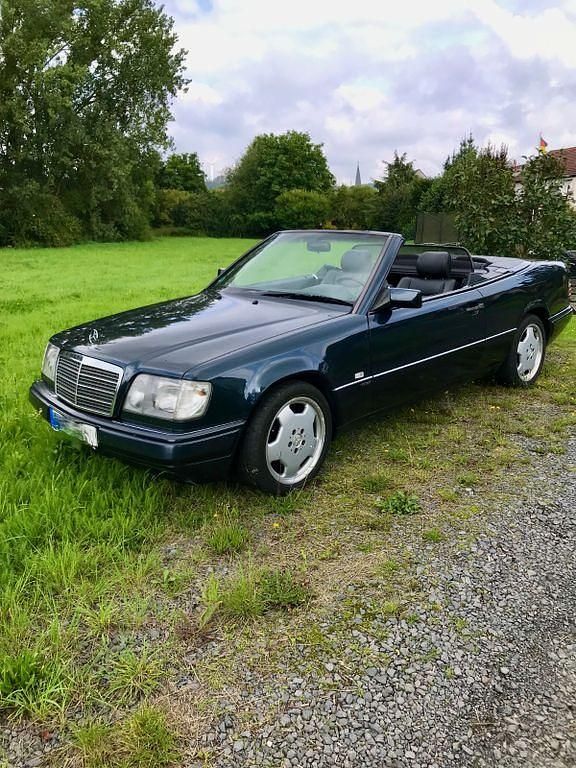 Gebraucht Mercedes E200 Edition 136 PS (100 kW) 1997 Blau Cabrio