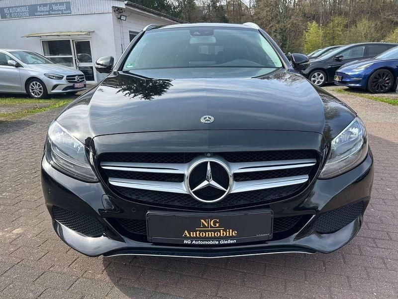 Gebraucht Mercedes C220 170 PS (125 kW) 2017 Schwarz/baltic black Kombi