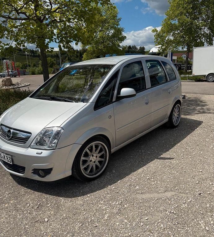Silber Gebraucht 2006 Opel Meriva Van / Kleinbus | 2.000 € (Guter Preis) - Bild 1/4