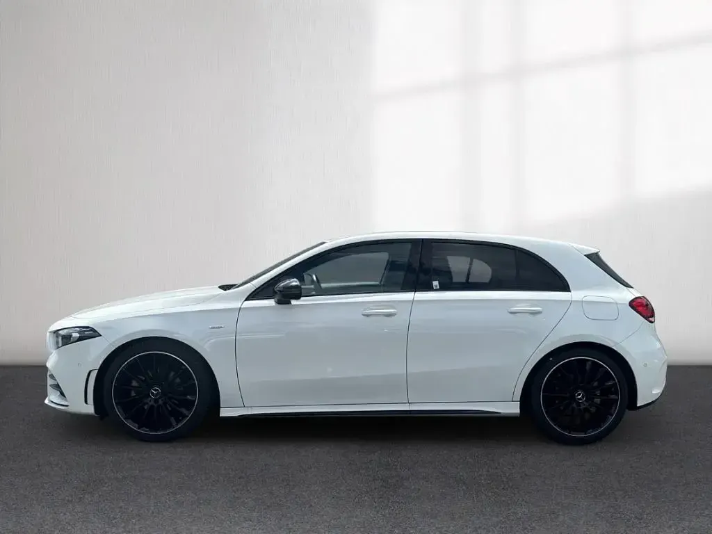 Gebraucht Mercedes A180 Edition 136 PS (100 kW) 2021 Unilack (weiss Limousine