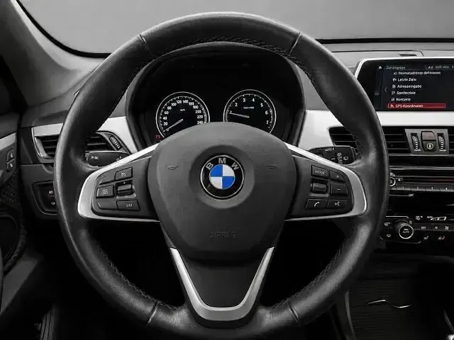 Gebraucht BMW X1 Advantage 140 PS (102 kW) 2019 Grau SUV