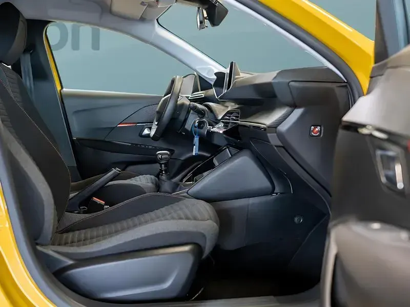 Gebraucht Peugeot 208 101 PS (74 kW) 2023 Gelb Kleinwagen