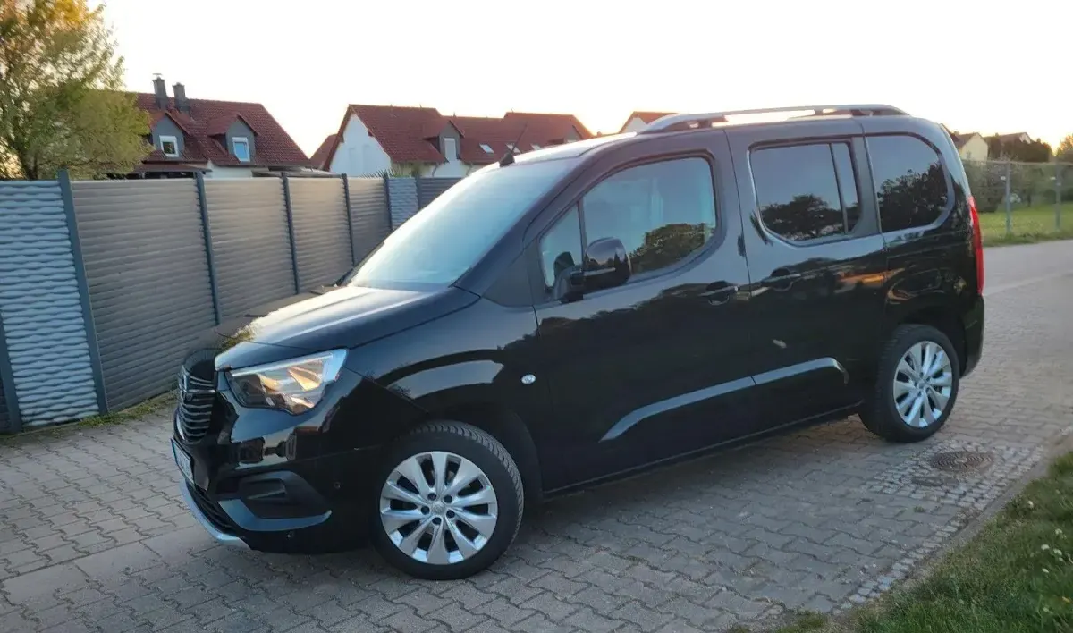 Gebraucht Opel Combo Life Innovation 110 PS (80 kW) 2018 Schwarz Kombi