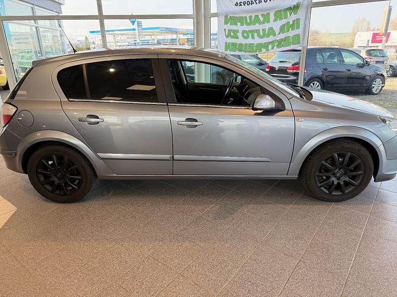 Gebraucht Opel Astra Elegance 105 PS (77 kW) 2004 Grau Limousine