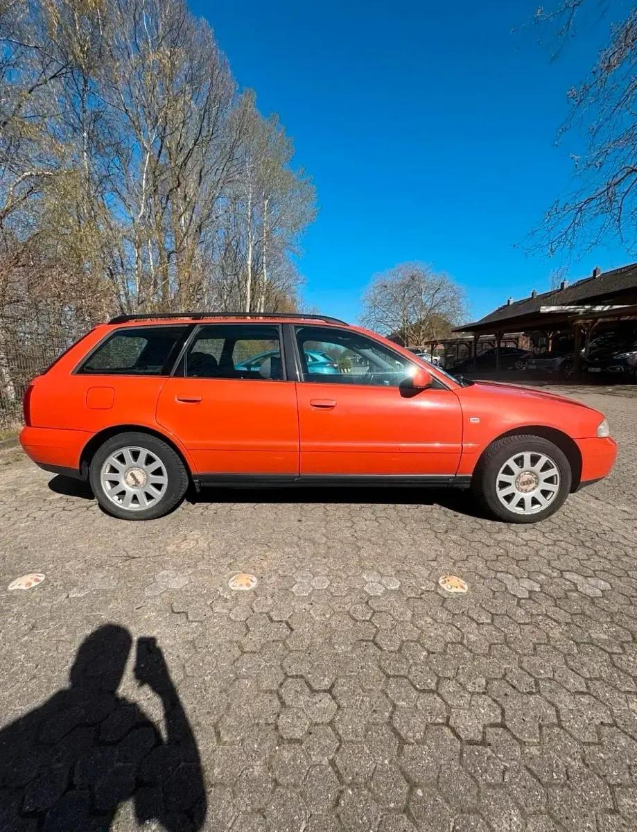 Gebraucht Audi A4 102 PS (75 kW) 2001 Rot Kombi