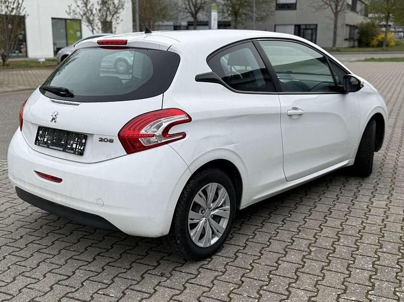 Gebraucht Peugeot 208 Active 68 PS (50 kW) 2014 Lack weiss banquise Kleinwagen
