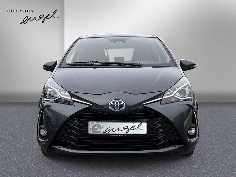 Gebraucht Toyota Yaris Hybrid Comfort 101 PS (74 kW) 2017 Grau Kleinwagen