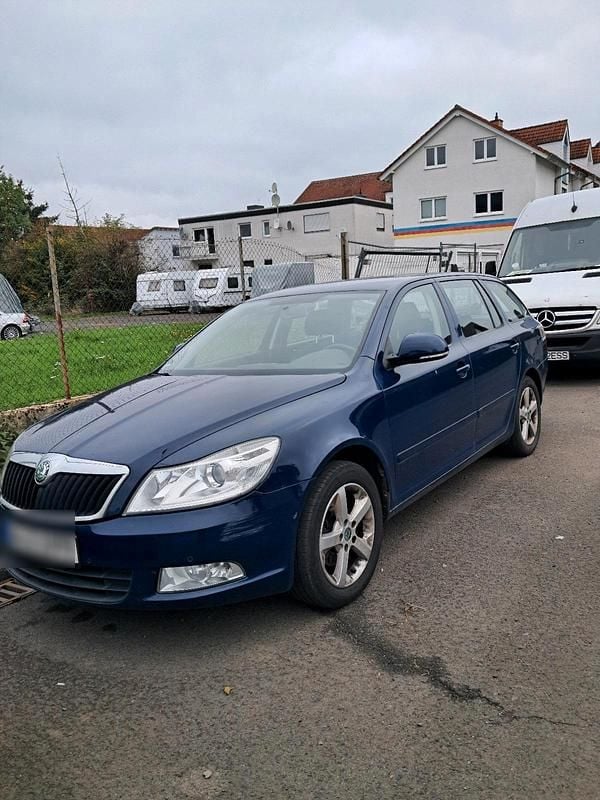 Blau Gebraucht 2011 Skoda Octavia Kombi | 3.000 € (Superpreis) - Bild 1/4