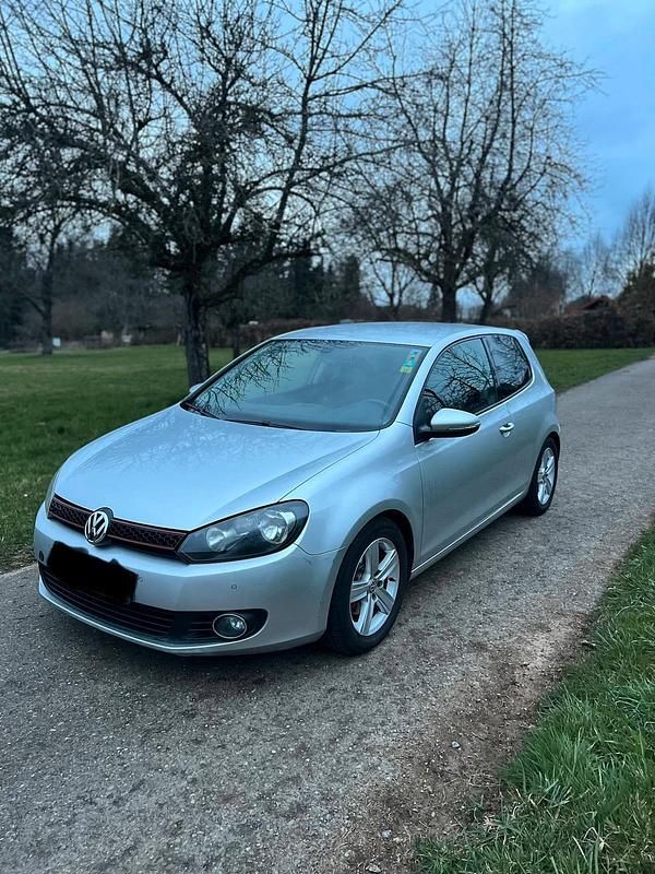Gebraucht VW Golf VI 140 PS (102 kW) 2009 Silber Kleinwagen