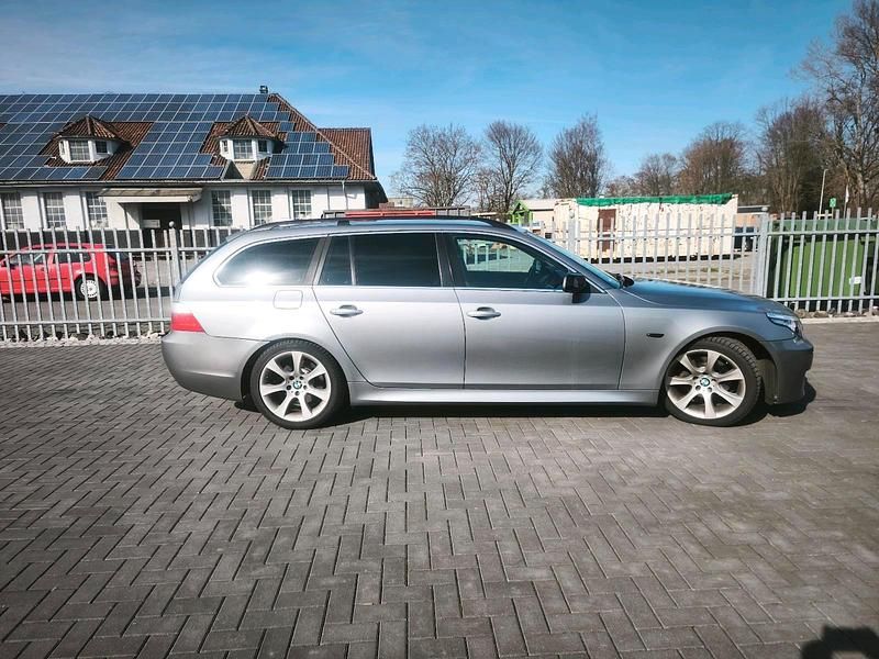 Gebraucht BMW 525 192 PS (141 kW) 2004 Grau Kombi