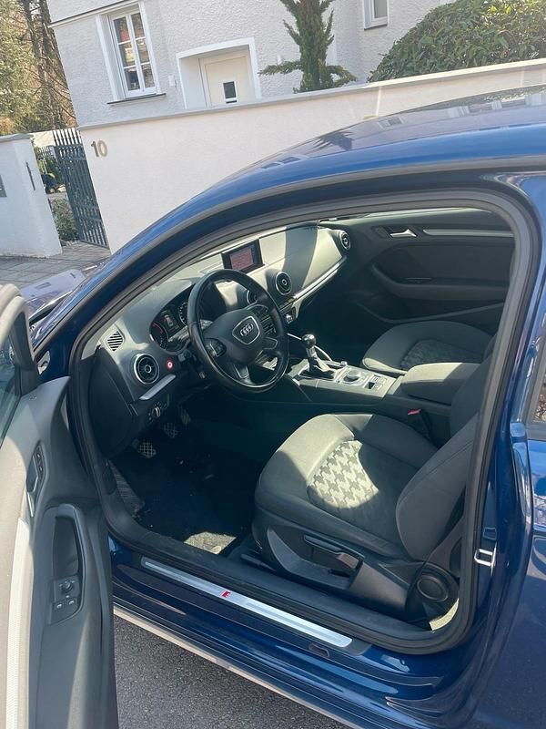 Gebraucht Audi A3 S-Line 150 PS (110 kW) 2013 Blau Limousine