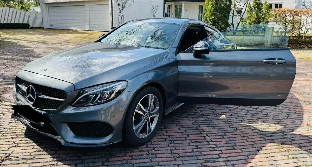 Gebraucht Mercedes C250 AMG line 211 PS (155 kW) 2017 Grau Coupé
