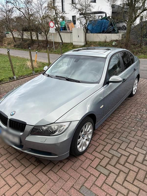 Gebraucht BMW 320 150 PS (110 kW) 2005 Andere farben Limousine