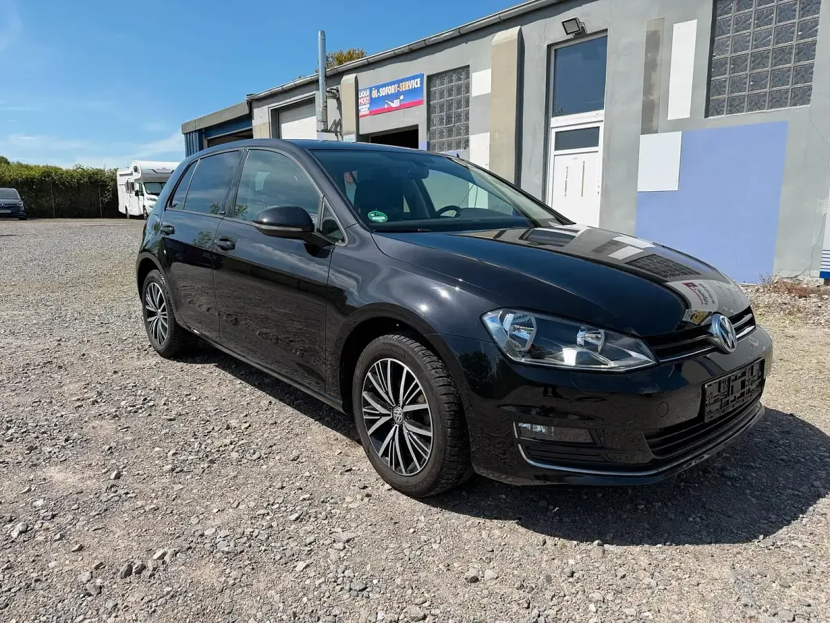 Second-hand VW Golf VII Allstar 86 CP (63 kW) 2016 Negru Hatchback