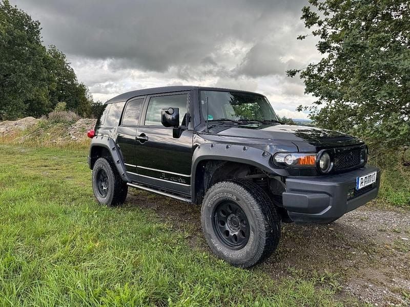 Schwarz Gebraucht 2008 Toyota FJ SUV | 21.600 € - Bild 1/4