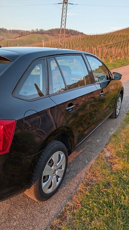 Gebraucht Skoda Rapid Ambition 90 PS (66 kW) 2016 Schwarz Kleinwagen