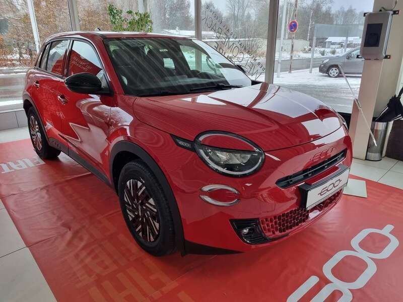 Unilackierung rot Neu 2024 Fiat 600 Red Limousine | 31.490 € (Fairer Preis) - Bild 1/4