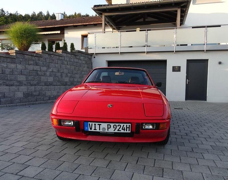 Second-hand Porsche 924 125 CP (91 kW) 1977 Roșu Coupe