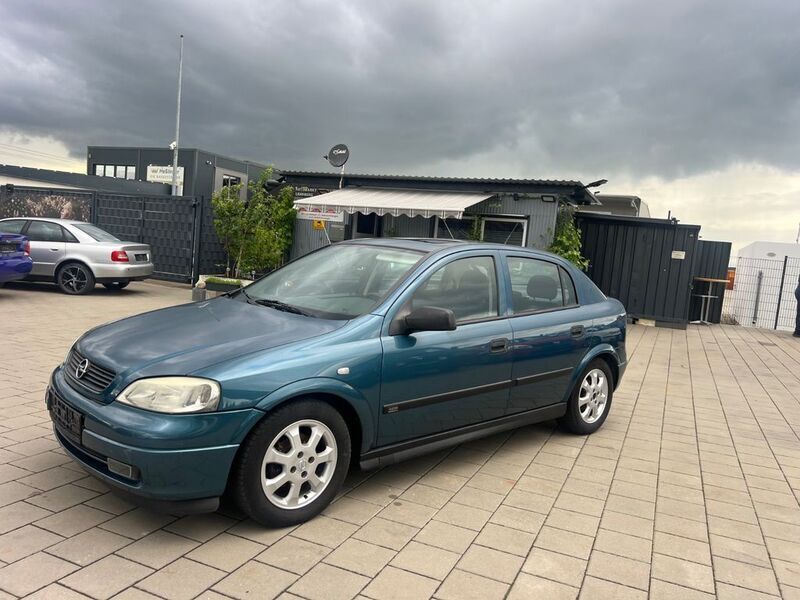 Grün Gebraucht 2001 Opel Astra Selection Limousine | 850 € (Guter Preis) - Bild 1/4