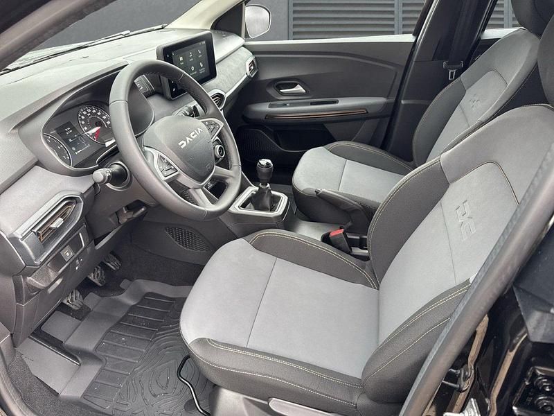 Neu Dacia Jogger Extreme 110 PS (80 kW) 2025 Perlmuttschwarz Van / Kleinbus