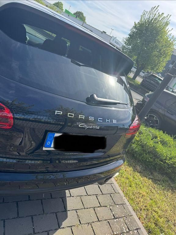 Second-hand Porsche Cayenne Platinum Edition 262 CP (192 kW) 2016 Negru SUV