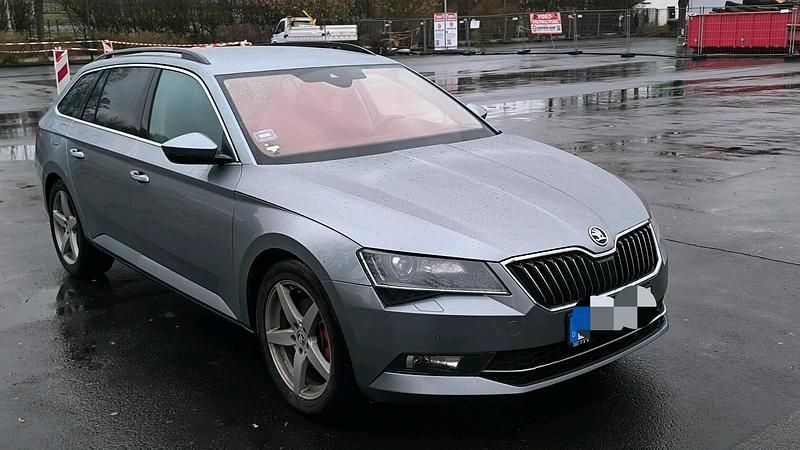 Gebraucht Skoda Superb 150 PS (110 kW) 2015 Grau Kombi