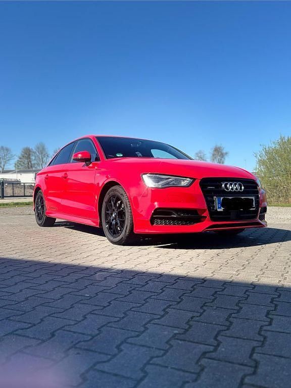 Gebraucht Audi A3 S-Line 184 PS (135 kW) 2015 Rot Limousine