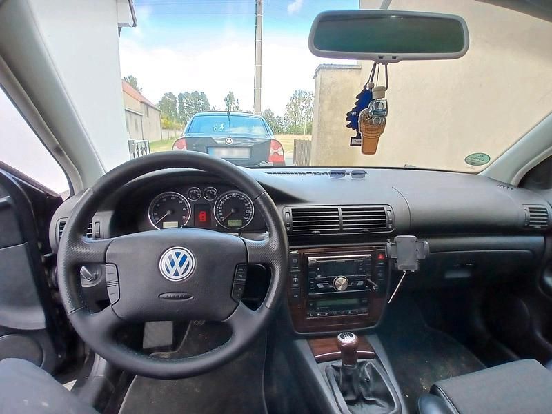Gebraucht VW Passat 193 PS (141 kW) 2002 Schwarz Kombi